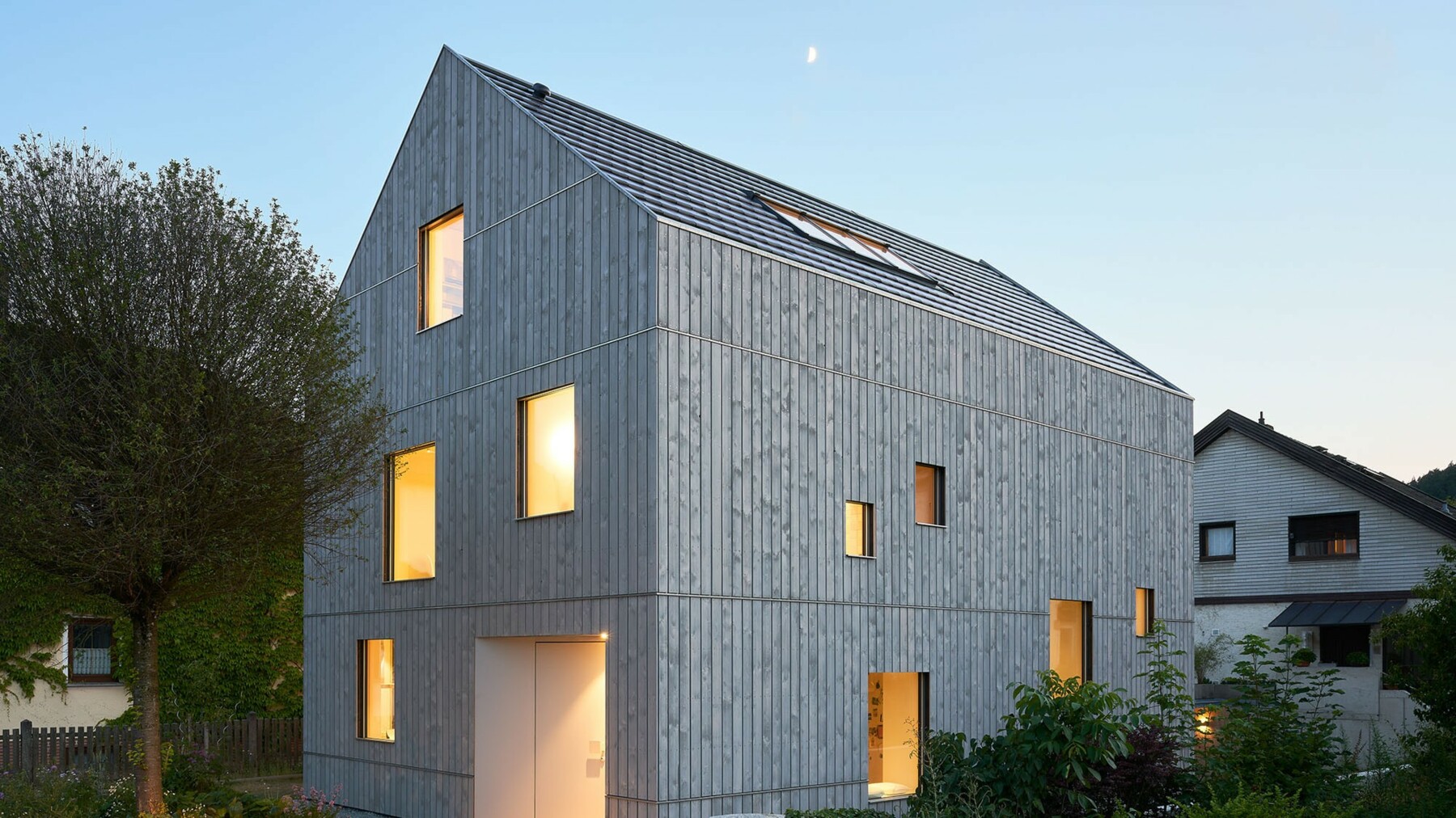 Die Produkte von Lignotrend als ganzheitliches Konzept Klimaholzhaus bilden ein Einfamilienhaus in Kronach