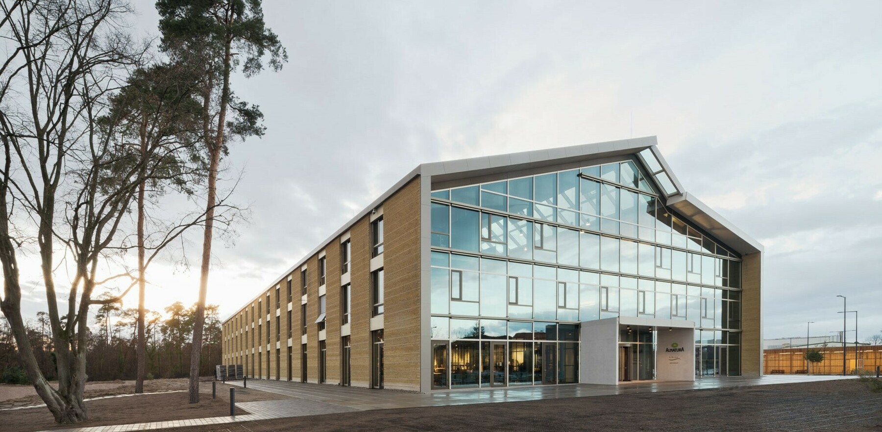 Verwaltungsgebäude mit Wandverkleidung LIGNO® Akustik light | Alnatura Arbeitswelt Darmstadt
