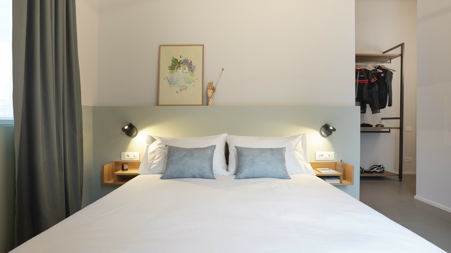 In den Hotelzimmern sollen sich die Gäste rundum wohl fühlen und unterstützen gleichzeitig die nachhaltige Bauweise made of LIGNO®.