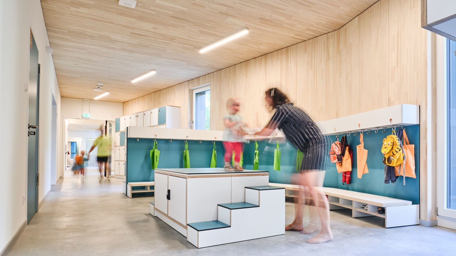 Brettsperrholz-Lösung in Weisstanne lebhaft im Kindergarten in Murg
